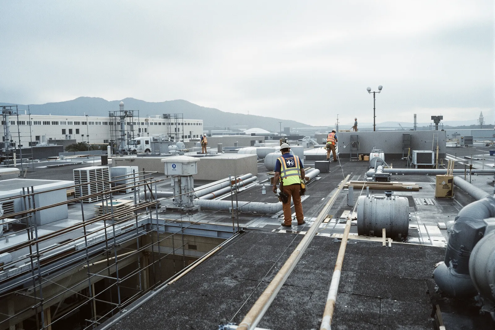 Learn how predictive inspections and preventive maintenance strategies reduce industrial roof downtime and production losses. Expert planning tips.